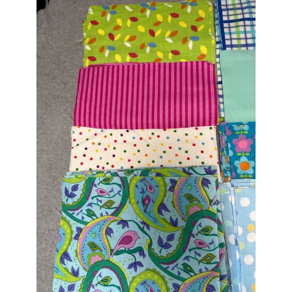 85 Precut Flannel Fabric Quilt Squares 9"-10" Multicolor Set - Picture 2 of 10